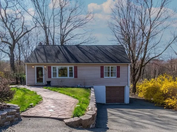16 Wynding Way, Rockaway Twp., NJ 07866