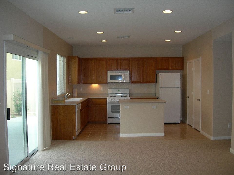 2nd image of 4064 Blue Wildrye St