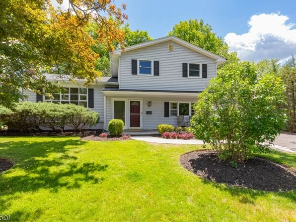197 Woodbine Cir, New Providence Boro, NJ 07974