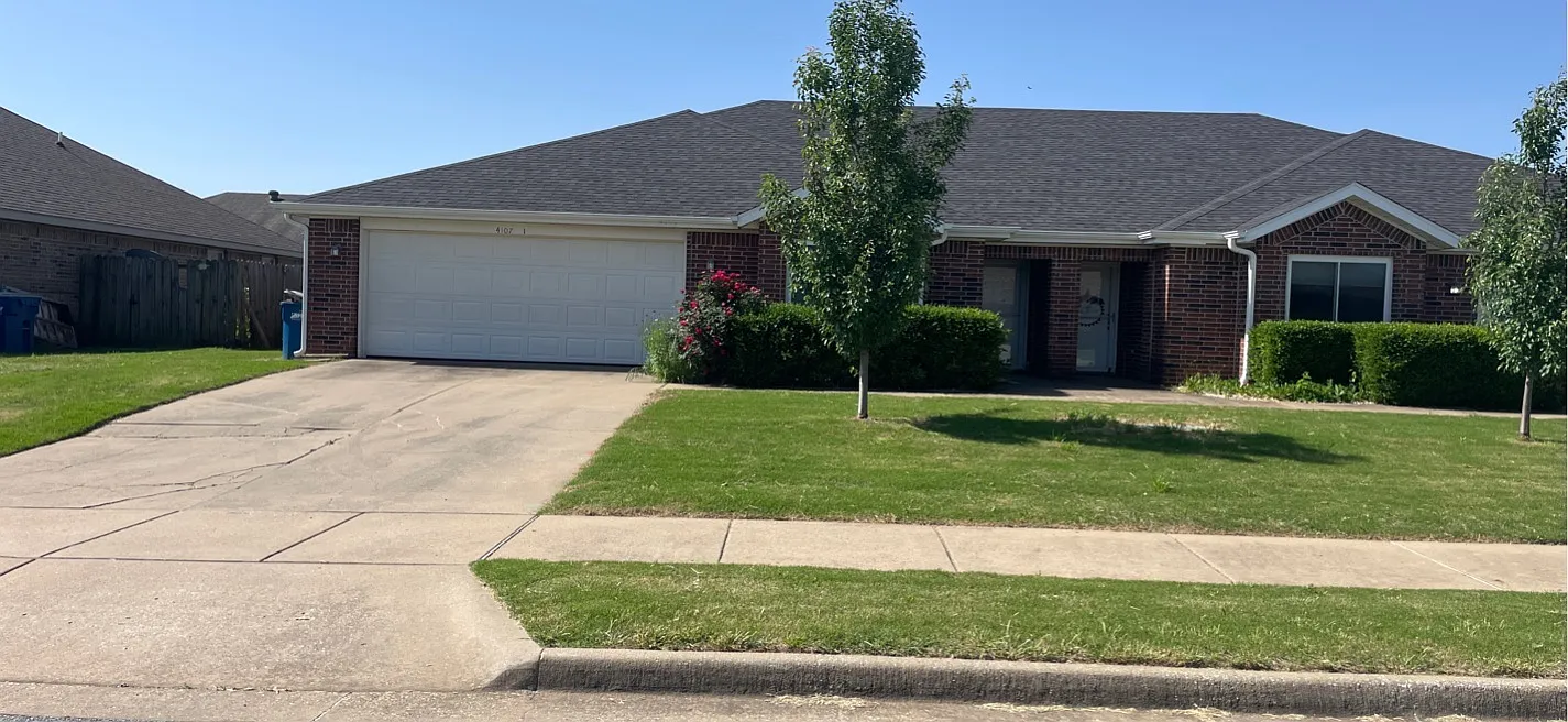 4107 Southwest Chapelstone Avenue - 1 — Photo 1
