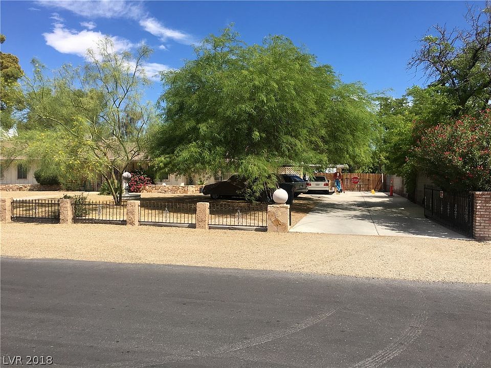 2nd image of 2526 E Casey Dr