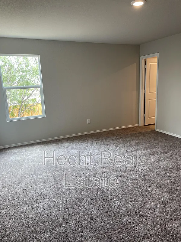 3 bed, 2.0 bath, 1440 sqft, $1,425 — Photo 3