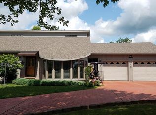 1704 Fenway Ct, Saint Marys, OH 45885