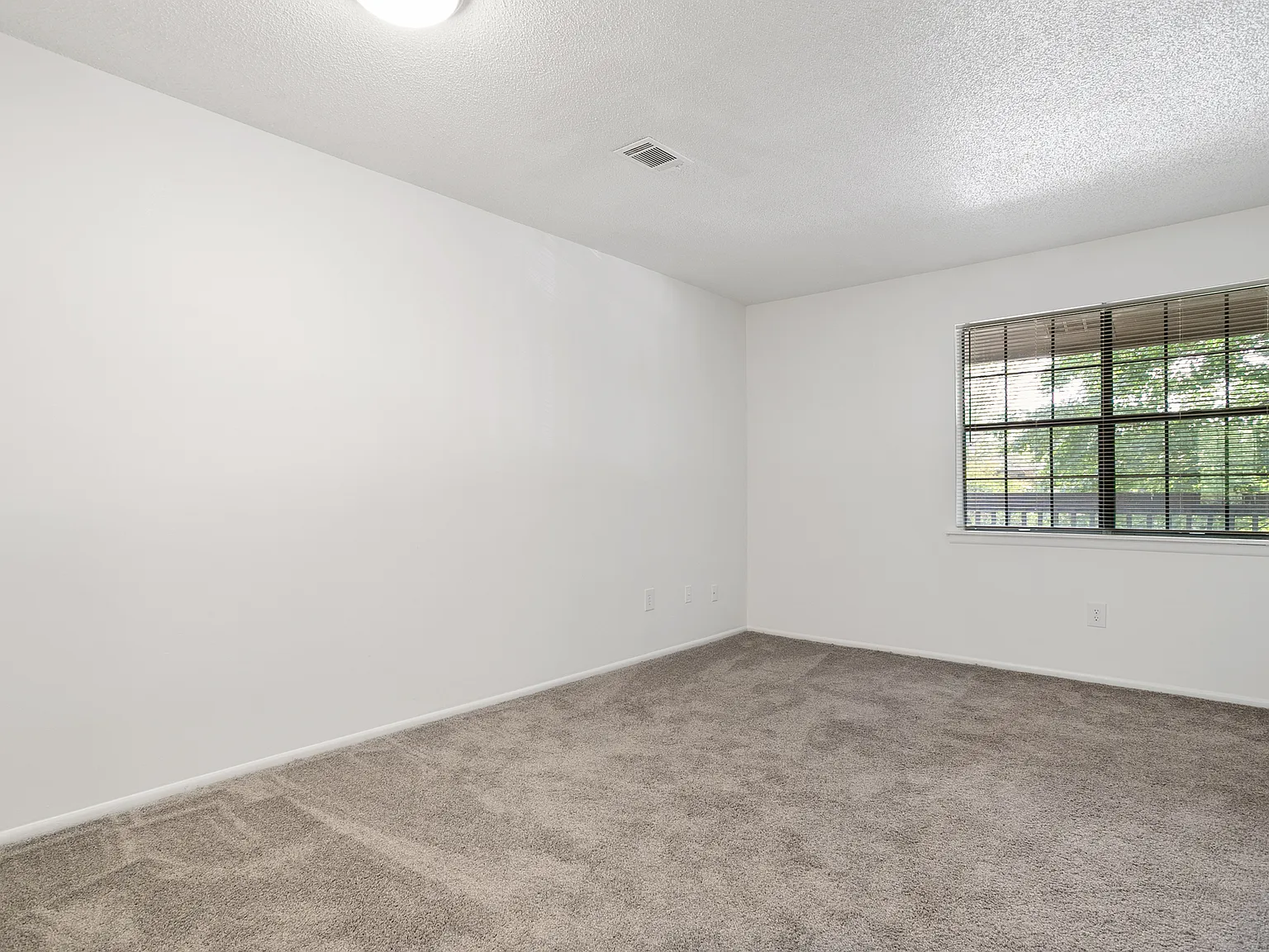 Fairhill Apartments — Photo 4