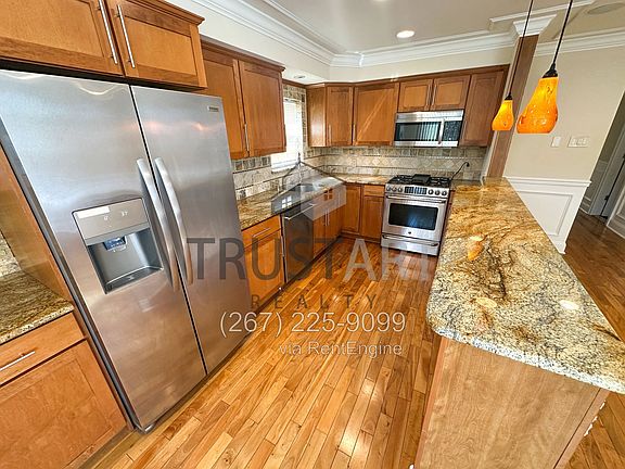 5th image of 3950 Constance Rd #1