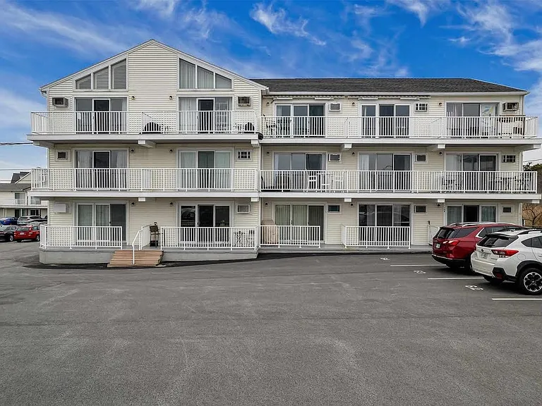 933 Ocean Blvd #106 — Photo 3