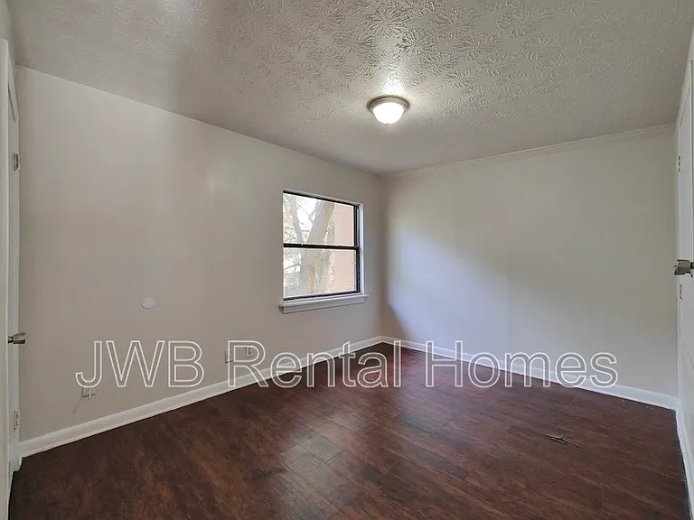 226 Spruce St — Photo 6