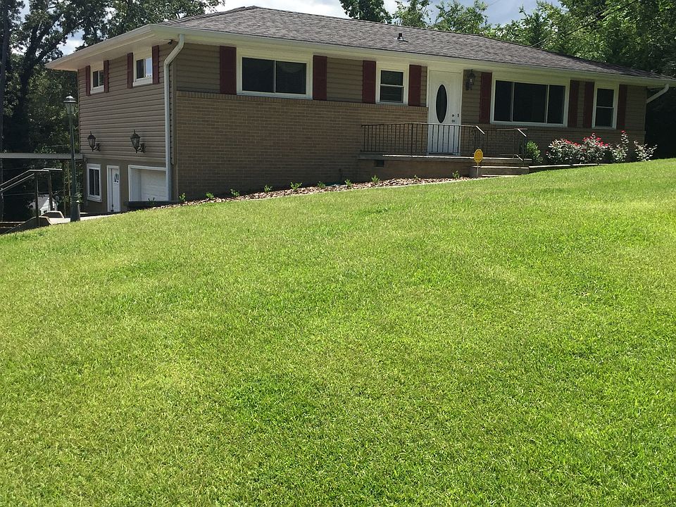 1st image of 812 Merrimac Cir