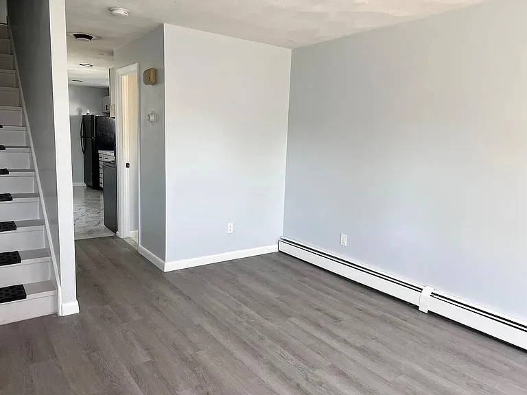 46 Sherwood St — Photo 15