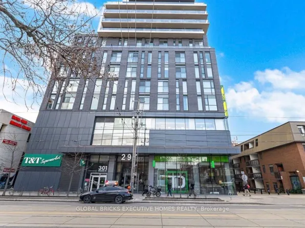 297 College St, Toronto, ON