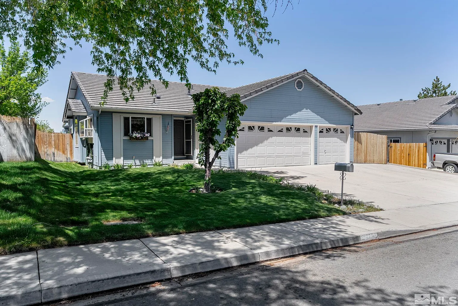 4880 Blue Mountain Cir photo 1