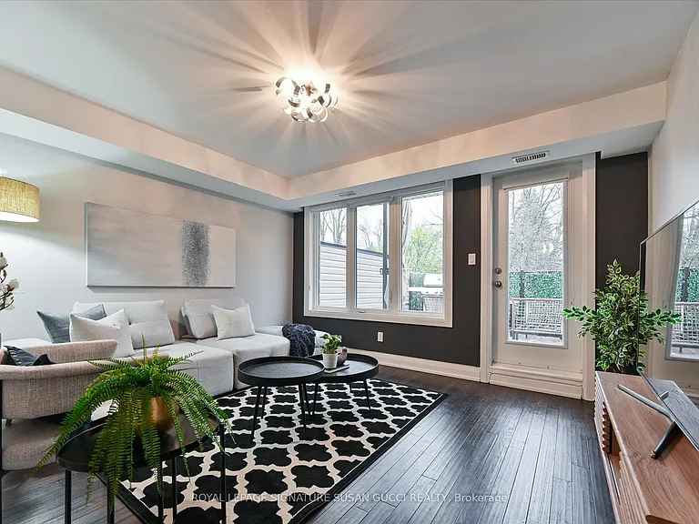2833 Saint Clair Ave E — Photo 16