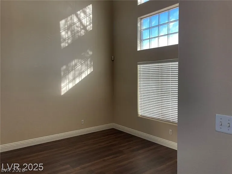 3120 Whispering Canyon Ct — Photo 10