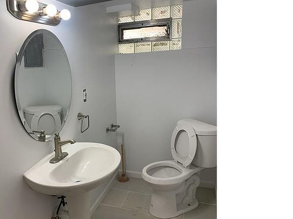 4th image of 9437 S Sacramento Ave
