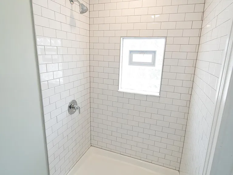 4 Jones St #1 — Photo 7