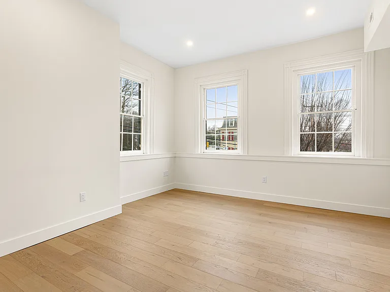 300 Kings Hwy E #B — Photo 14