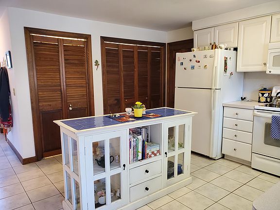 4th image of 53 King James Drive