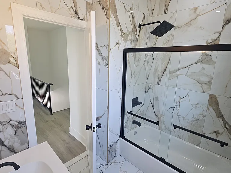 2370 Randolph St — Photo 5