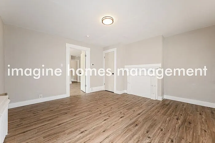 164 S 15th St #1 — Photo 5