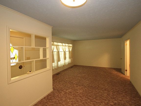 3rd image of 325 E 15th St