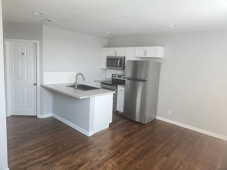 2711 Leavenworth St #1 — Photo 6