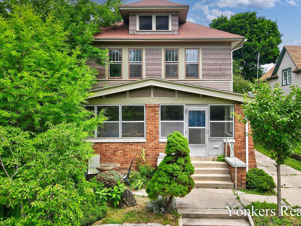 1st image of 735 Lockwood St NE