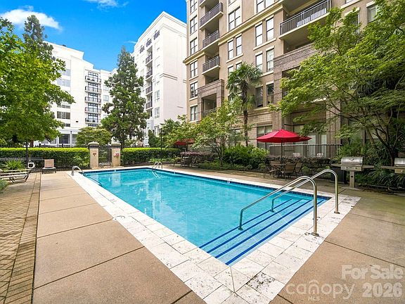 4th image of 718 Trade St #412