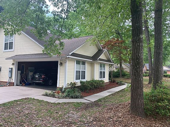 Left Front of home w/Garage 