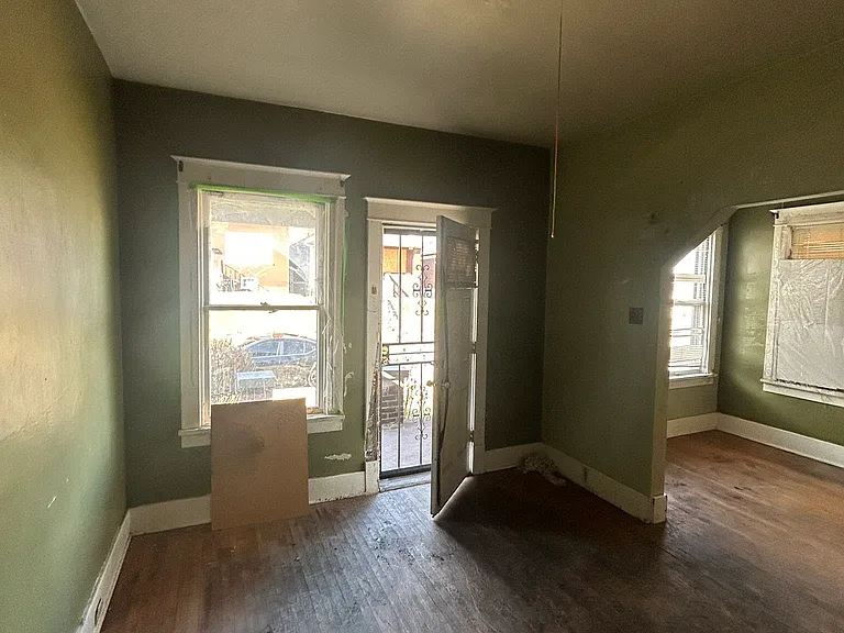 4424 Marcus Ave — Photo 13
