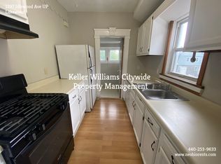 2 bedroom 1 bath down unit in Lakewood, Lakewood, OH 44107