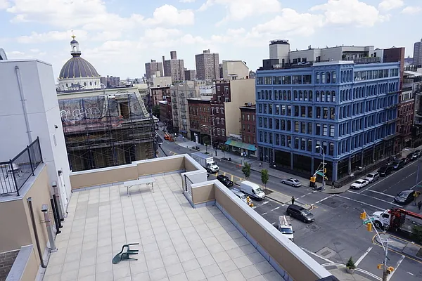 Rented by EXR | media 45