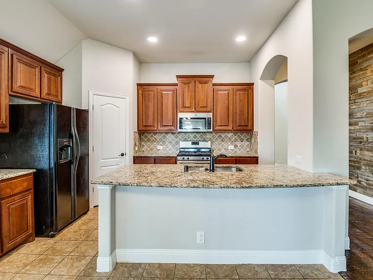 4619 Amesbury Ln — Photo 5