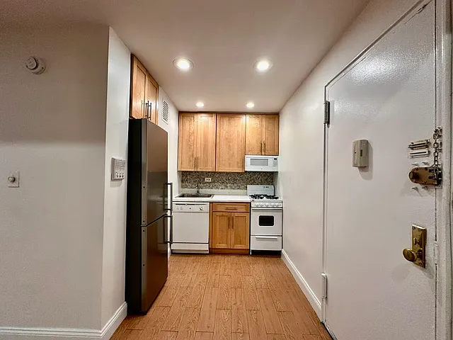 149-45 Northern Blvd — Photo 4
