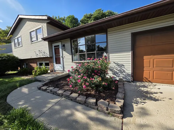 1820 Johnson Dr, Normal, IL 61761