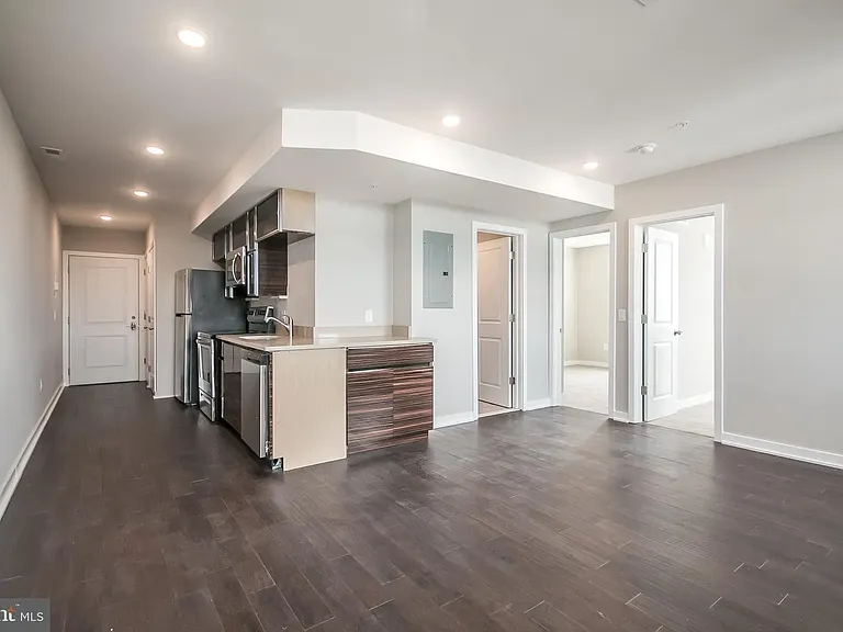 1 W Main St #35 — Photo 1