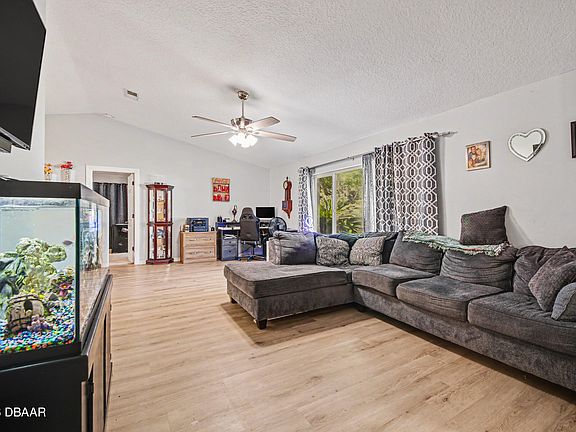 5th image of 18 Weston Rd