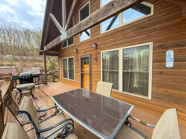 1730 Yacht Club Dr, Osage Beach, MO 65065