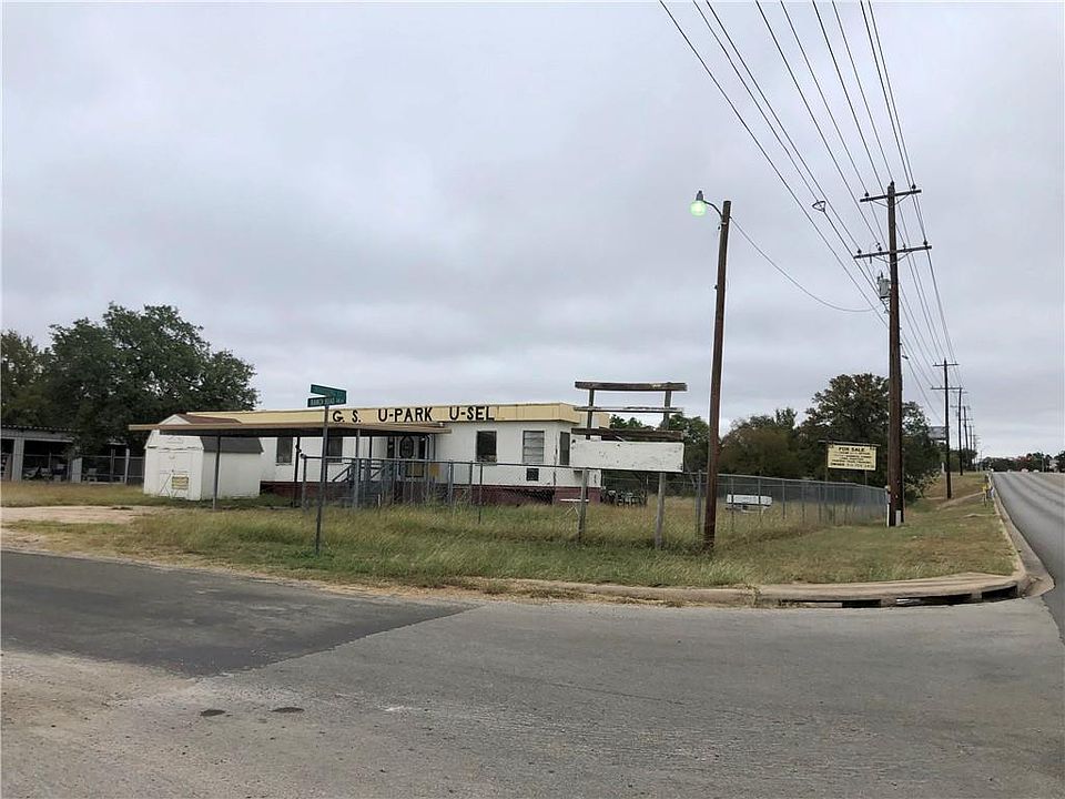 1st image of 101 Windsong St