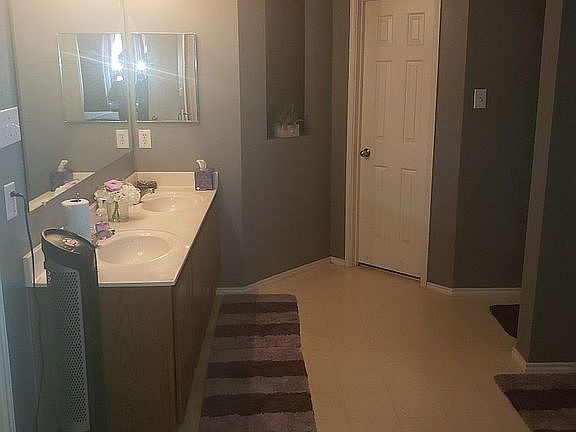 5th image of 13163 Michelle Dr