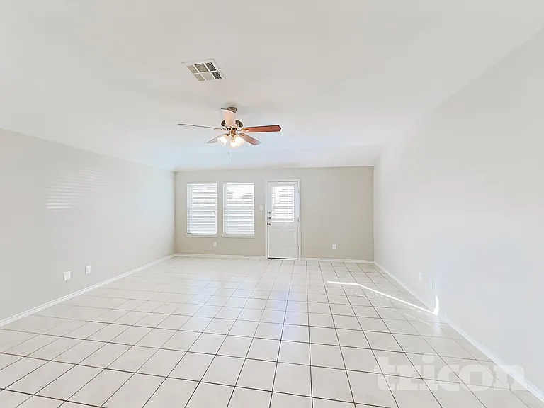 2511 Glen Hollow Dr — Photo 18