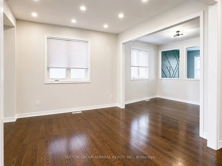 1320 Blackmore St — Photo 4