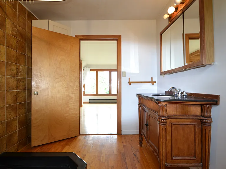2412 E Prospect St — Photo 7