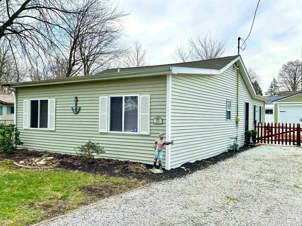5095 E Summerholme Dr, Knox, IN 46534