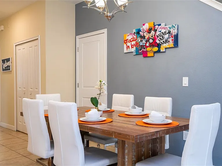 4908 Clock Tower Dr — Photo 32