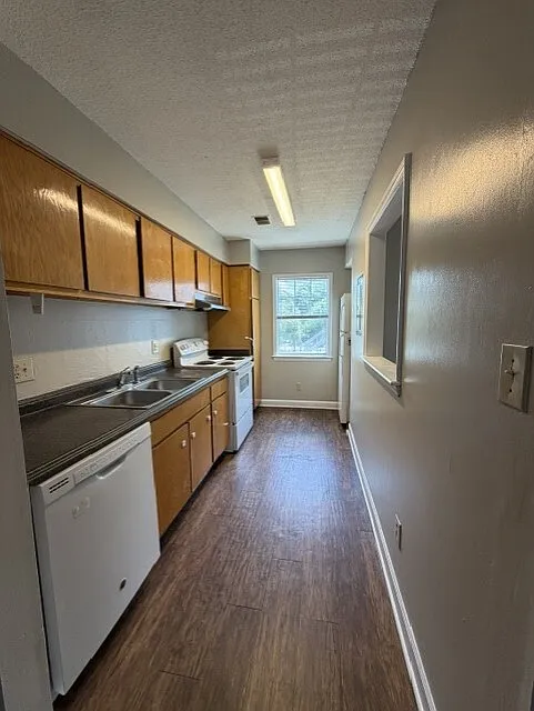 2 bed, 2.5 bath, 1167 sqft, $1,395 — Photo 2