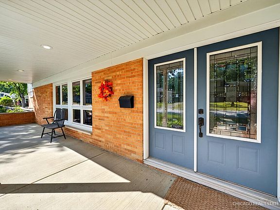 2nd image of 225 Elmwood Dr