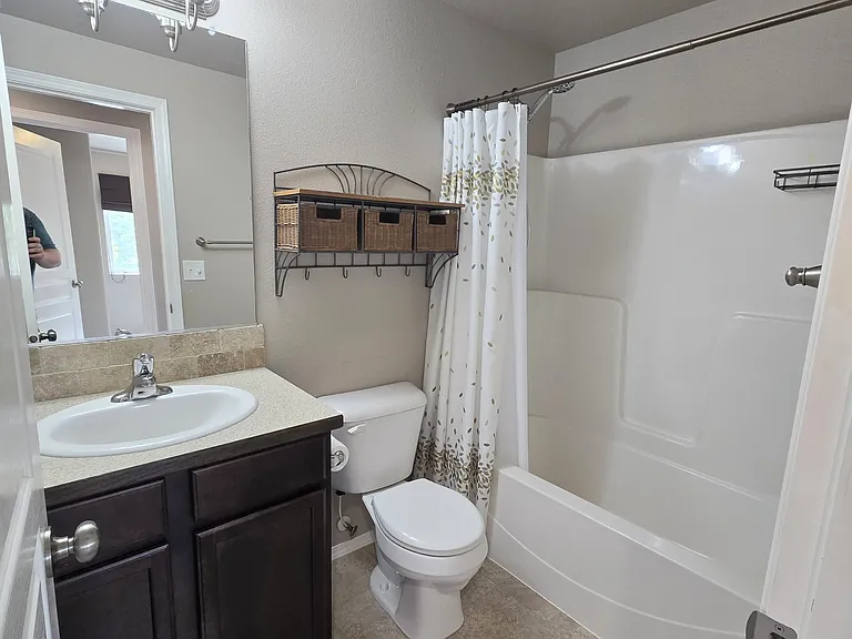 4946 Holly St — Photo 15