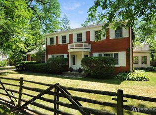 62 Indian Hill Rd, Winnetka, IL