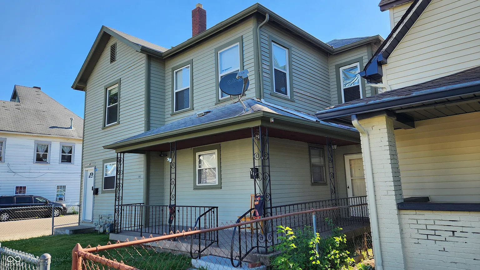 281 N Addison St photo 1