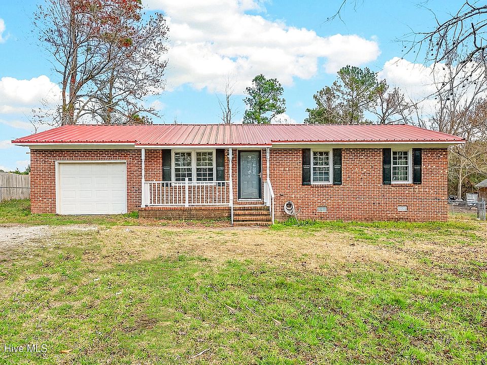 1st image of 1426 Onslow Pines Road